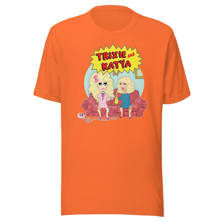 Trixie & Katya - Couch T-Shirt - dragqueenmerch